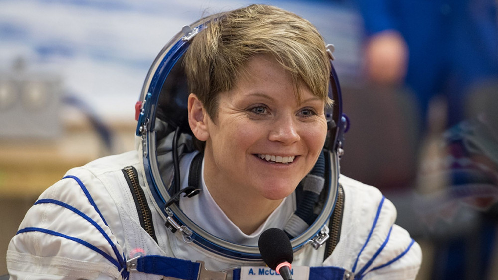 NASA dieu tra du hanh gia hack tai khoan cua vo cu tu vu tru