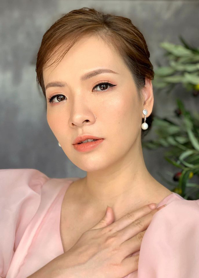 Dien vien Dan Le lan dau trai long ve tuoi tho bi bo danh, me chi chiet-Hinh-2