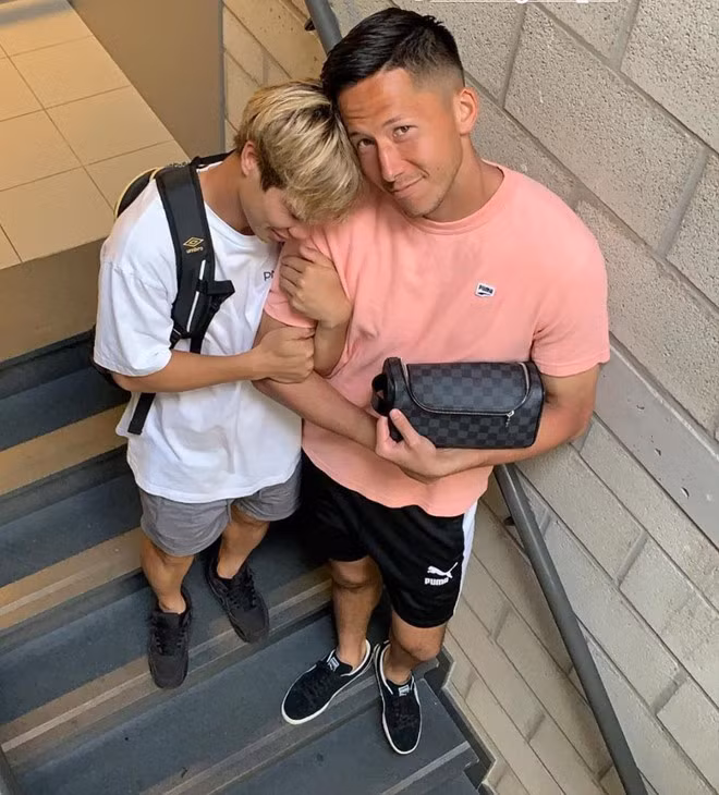 Cong Phuong bi fan treu ‘hat tra tan lo tai, lai con nhay nua’