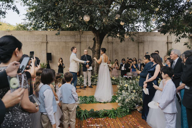 Ly lich “khung” cua vo moi nguoi Myanmar cua chong cu Hong Nhung