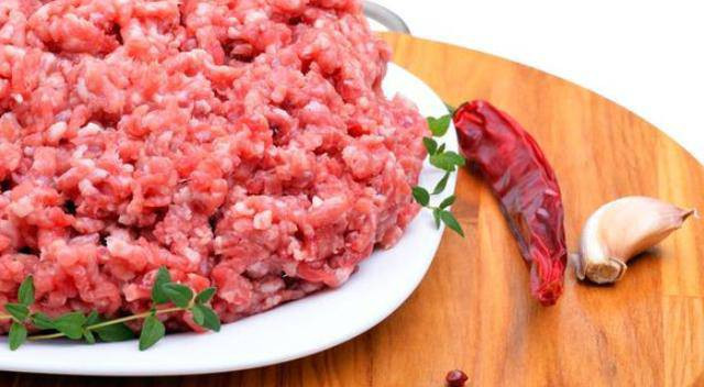 Tinh mat nhan biet 4 thuc pham ban nhat duoc ban day cho