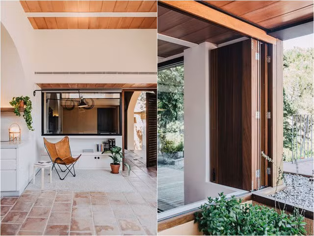 Phòng tắm được bố trí ở khoảng diện tích gần sân sau. Với việc sử dụng đan xen những vật liệu tự nhiên như gạch, đá với vật liệu nhân tạo như gương, kính... mang lại vẻ đẹp hiện đại và thanh thoát cho không gian thư giãn hàng ngày của gia đình. Cách chọn lựa nội thất khá đơn giản, không có quá nhiều đường nét nhưng vẫn đủ giúp cho góc nhỏ tắm táp mỗi ngày luôn thoải mái bởi sự giản dị và tinh tế đến từng centimet.