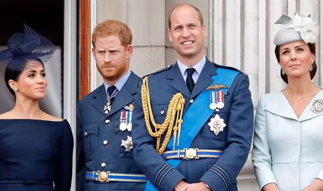 2 cap doi Hoang gia Anh hanh dong 