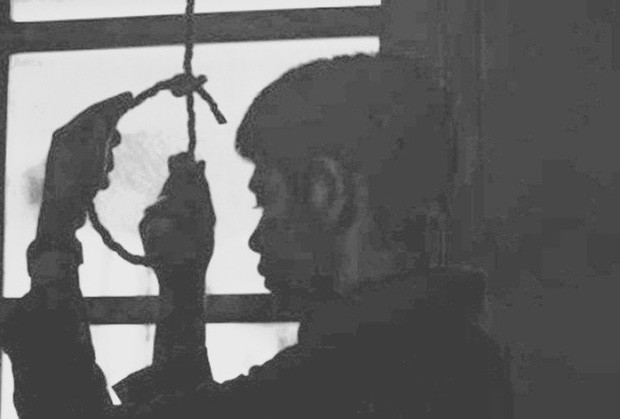 Cong an xa chet bat thuong ben bo ao