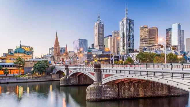 Sau Sydney, Melbourne là thành phố thứ hai ở Australia có mặt trong danh sách SCI. Đây là thành phố sở hữu bầu không khí trong lành, chất lượng sống cao, an ninh tốt. Bên cạnh việc bảo tồn các công trình cổ, Melbourne cũng là một trong những thành phố đầu tư nhiều nhất cho nghệ thuật hiện đại. Ảnh: Standard.co.uk.