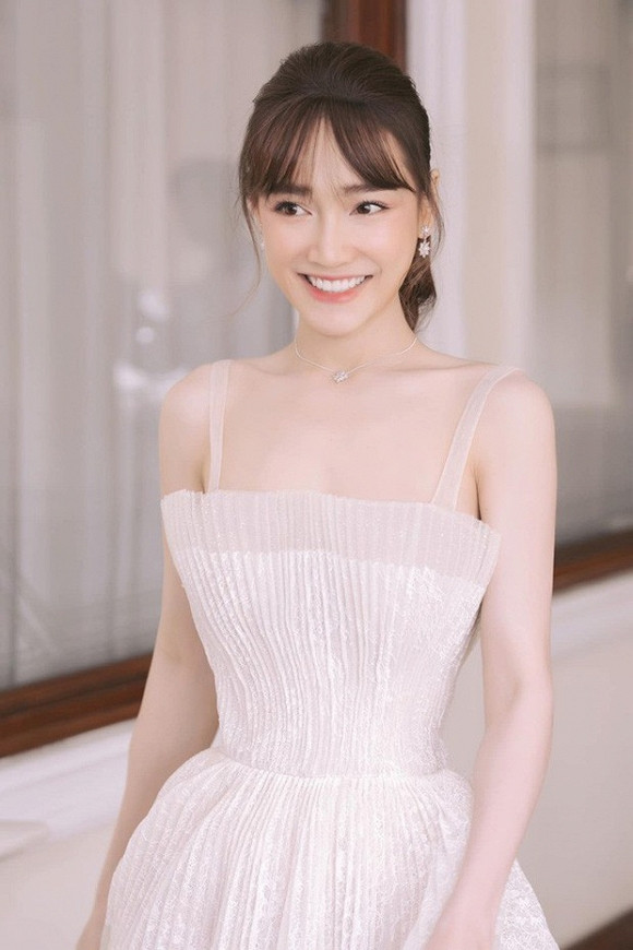 Nha Phuong khien fan thac mac vi bo nguc bat ngo phang li-Hinh-3