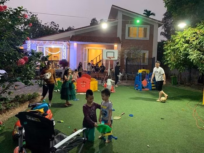 Hong Dang khoe biet thu nha vuon ngoai thanh Ha Noi dep mien che-Hinh-5