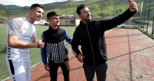 Những ngày qua rất nhiều người chia sẻ hình ảnh Biwar Abdullah trên mạng xã hội giúp anh thợ xây này nổi tiếng không chỉ ở Iraq mà trên toàn thế giới.