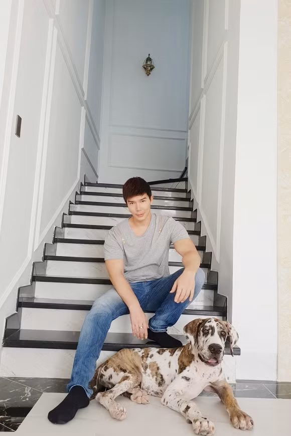 Nathan Lee hé lộ không gian sống bên trong căn hộ triệu đô.