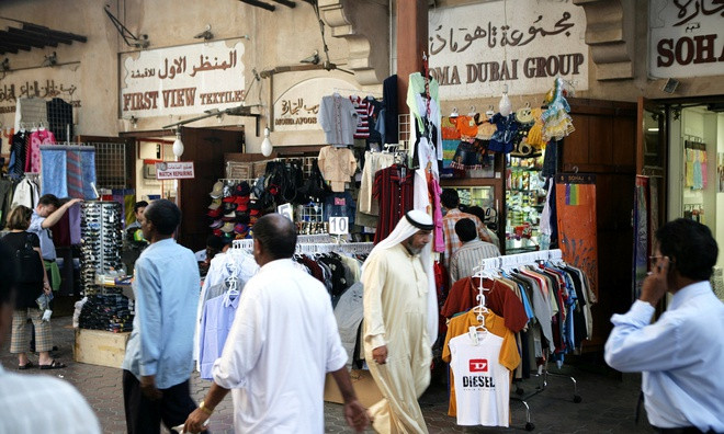 Hồi tháng 6/2016, một chàng trai 16 tuổi đến từ Tứ Xuyên (Trung Quốc) đã lẻn vào bên trong máy bay của hãng Emirates Airlines và đi lậu từ Thượng Hải đến Dubai. Cậu ta khai với cảnh sát rằng đến Dubai để “khởi nghiệp ăn xin”. Ảnh:Daily Mail.