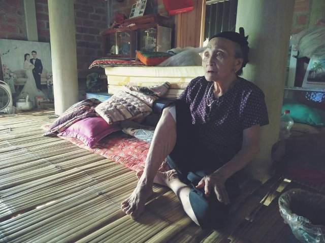 Mặc dù thời gian gần đây có nhiều lời đàm tiếu về Bùi Tiến Dũng. Tuy nhiên, người hâm mộ vẫn tin tưởng anh chàng vẫn luôn là “người gác đền” vững chắc của Thường Châu ngày nào. Mong rằng, Bùi Tiến Dũng sẽ nỗ lực, sớm có cơ hội ra sân và tỏa sáng trên sân cỏ.