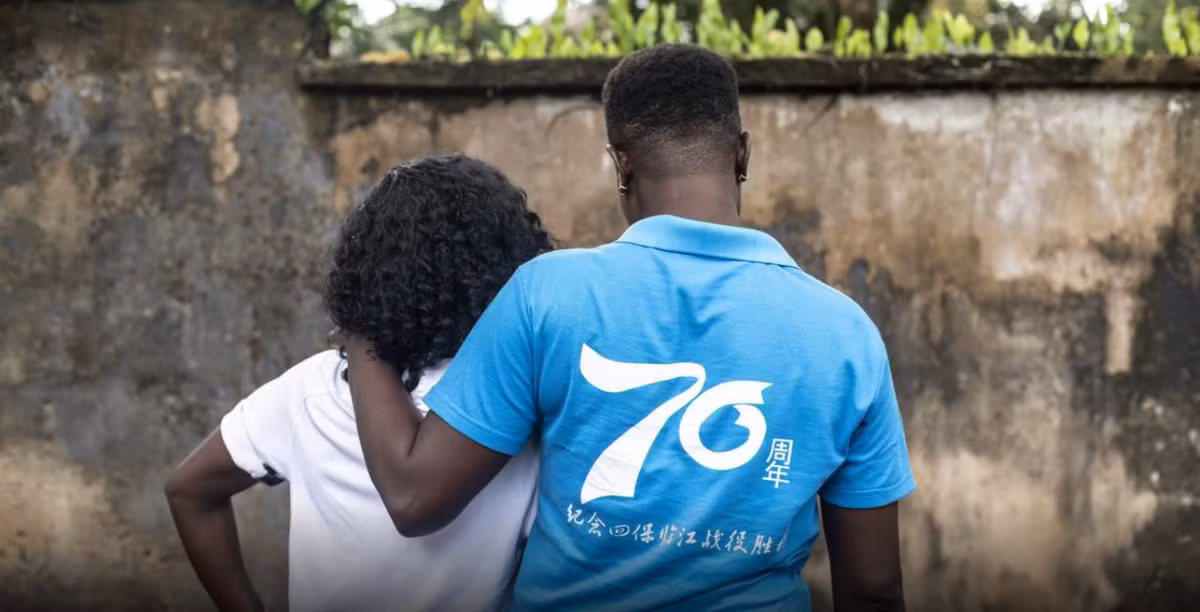 Bua chu den toi troi buoc nhung co gai mai dam Nigeria o chau Au