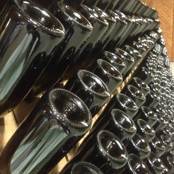 Giai ma nguyen nhan chai ruou vang thuong lom day