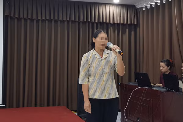 Vo ngu trong chuong lon nhieu nam vi chong nghien ruou