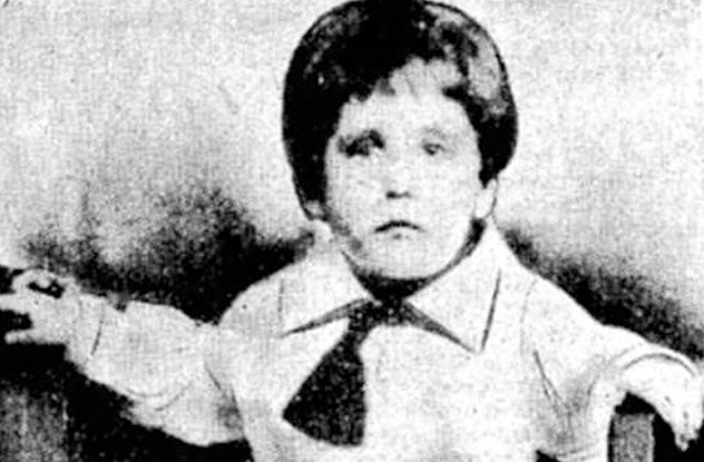 Hai cot be trai troi noi trong ao va nhung cau hoi khong loi giai