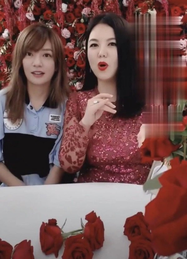 Trieu Vy cung di ban hang online vi chong pha san?