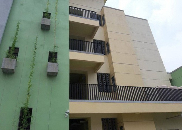 Bi ban bat nat, nam sinh nhay lau tu tu nhung may man khong chet