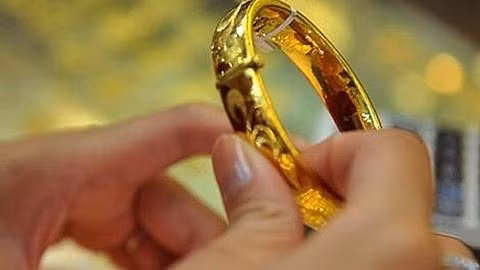 Luu y khi mua vang ngay via Than tai de ca nam phat tai phat loc