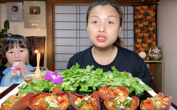 Ly do khien ba me Quynh Tran JP va be Sa noi tieng tren mang xa hoi-Hinh-2