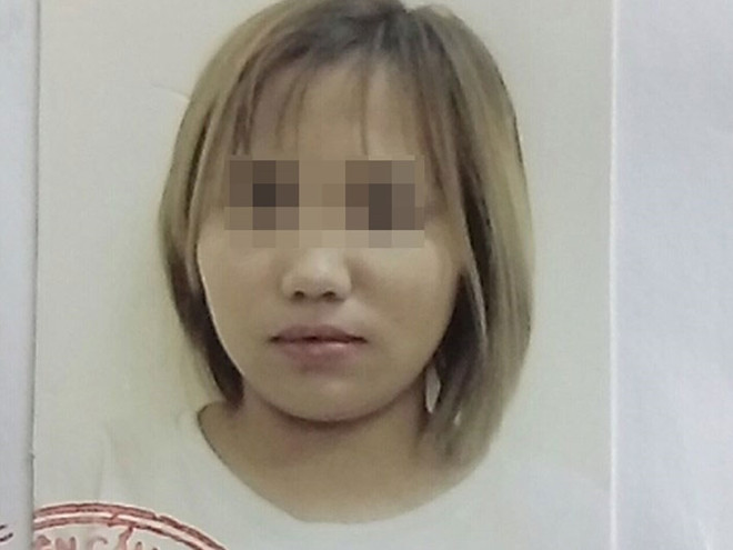 Nu tiep vien len mang moi gioi ban dam