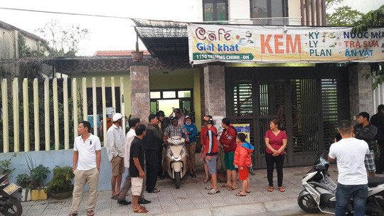 Lực lượng chức năng có mặt tại hiện trường để tiếp nhận vụ việc.