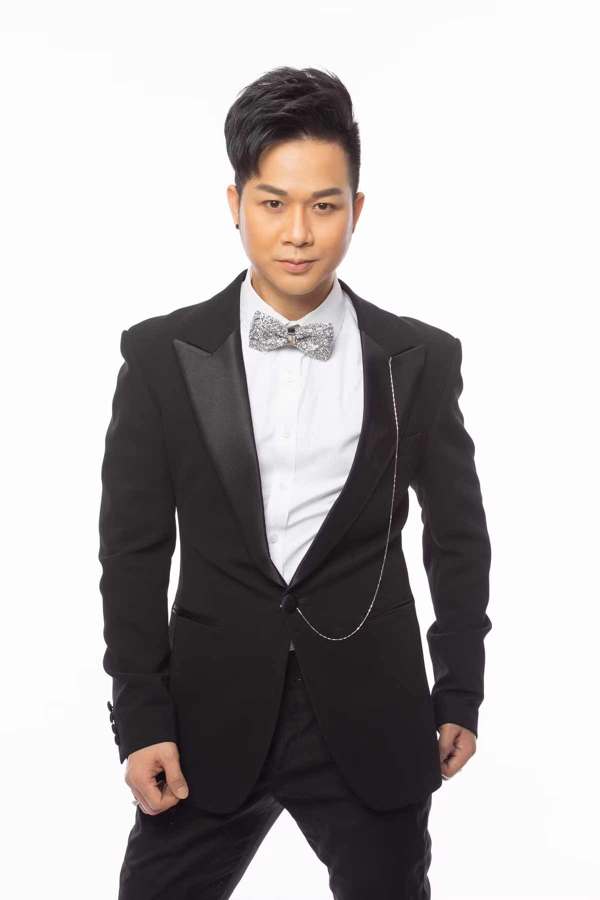 Con trai nuoi Ngoc Son nhan cat xe 1 ty dong khi di hat tiec