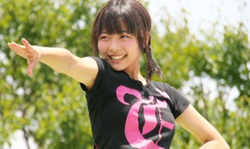 Nu ca si 16 tuoi treo co tu van, me muon doi cong bang cho con