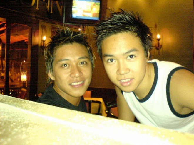 Le Hieu bat ngo khoe anh tinh ban 15 nam voi Tuan Hung