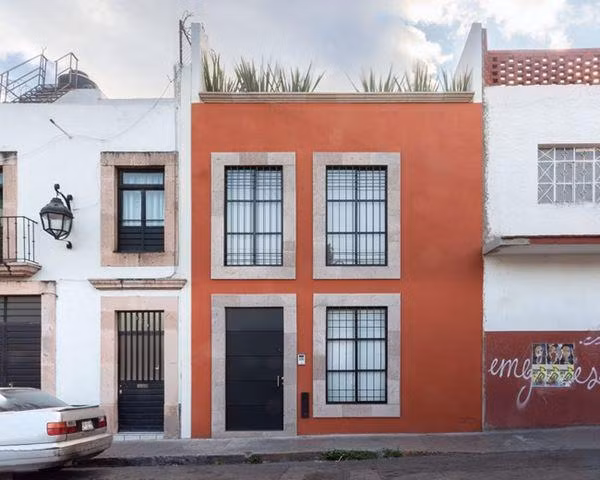 Man nhan ngoi nha nhu resort, khong gian tran ngap anh sang