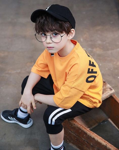 Cậu bé vẫn đáng yêu như ngày nào.