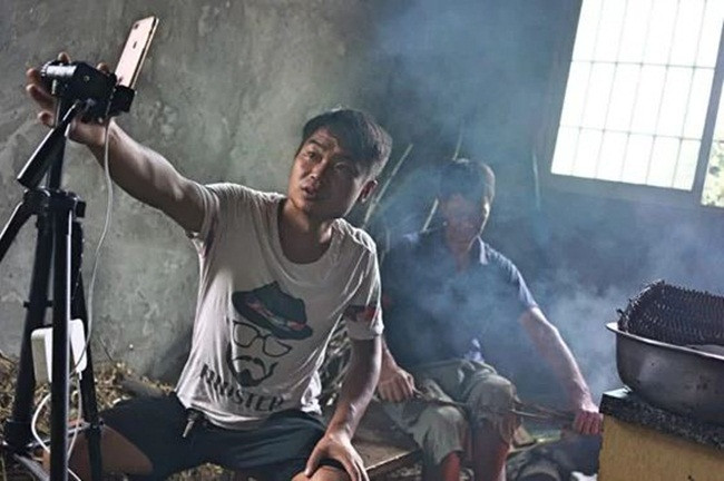 Anh cho hay, có người nói livestream của anh nhắc về cuộc sống tuổi thơ, có người tò mò về cuộc sống thôn quê.