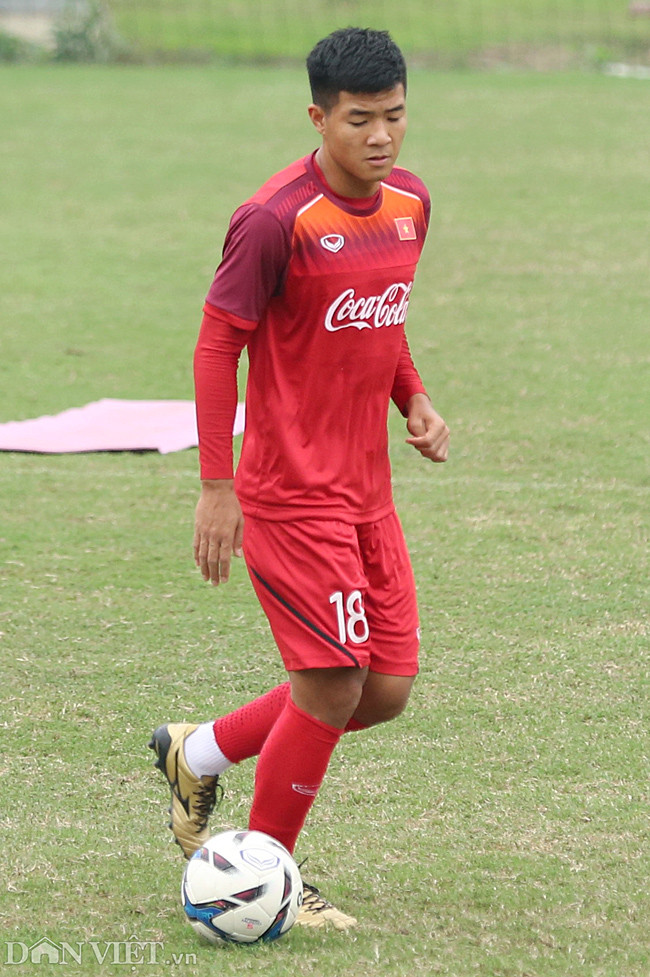 Hà Đức Chinh có phong độ không tốt thời gian gần đây. Anh sẽ phải cạnh tranh cùng Đinh Thanh Bình, Danh Trung trên hàng công U23 Việt Nam.