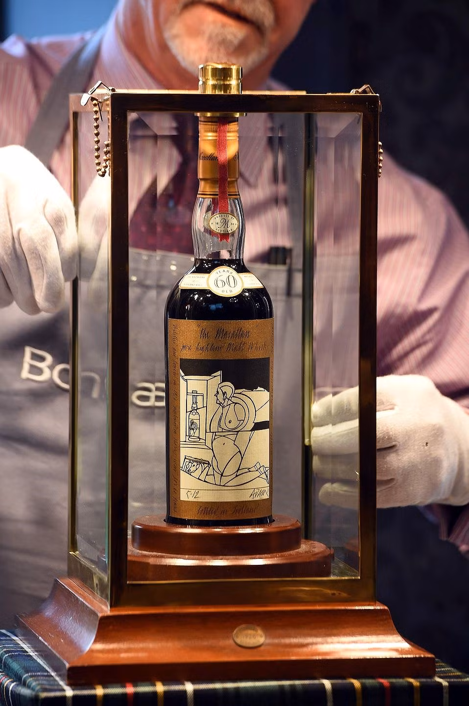 Chai rượu whisky Macallan Valerio Adamai 1926 được bán với giá bán kỷ lục thế giới là 700.000 bảng Anh tại cuộc đấu giá ở Edinburgh vào tháng 10/2018 cộng với phí bảo hiểm 148.000 bảng Anh để biến nó thành loại whisky đắt nhất với giá 848.000 bảng Anh (1.104,403,82 đô la Mỹ).