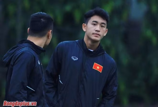 Nam tiền đạo đến từ Thanh Hóa trưởng thành từ lò đào tạo PVF. Anh từng khẳng định khả năng trong đội hình U18 Việt Nam tại vòng chung kết giải U18 Đông Nam Á 2017. Tại giải U22 Đông Nam Á, tiền đạo sinh năm 1999 đóng góp một bàn trong chiến thắng 4-0 của tuyển U22 Việt Nam trước U22 Timor Leste. Ảnh: FBNV.