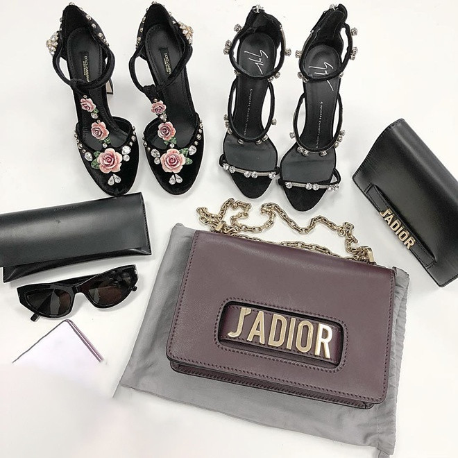 Một số lần chi mạnh sắm hàng hiệu khác được Ninh Dương Lan Ngọc khoe trên tài khoản cá nhân.