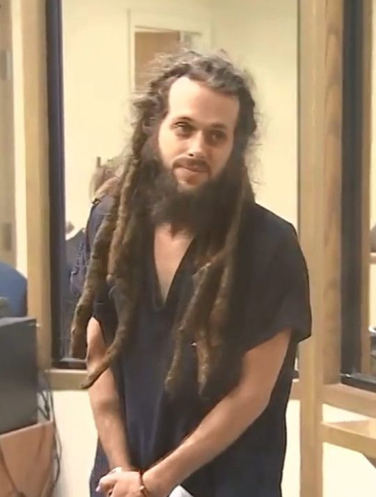 Cuong an chay, bo me khien con trai 5 thang tuoi suyt chet doi