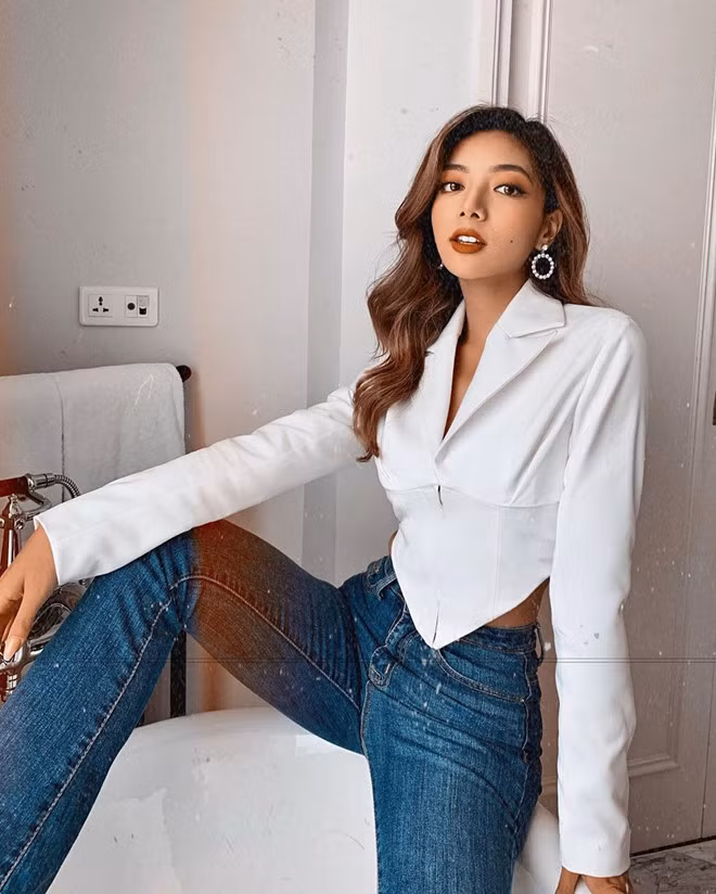 Năm 2018, Katleen gây chú ý khi xuất hiện trong phim sitcom Ngôi sao khoai tây phiên bản Việt và vai phụ trong phim điện ảnh Ông ngoại tuổi 30. Thời điểm ấy, diễn xuất của cô bị đánh giá gượng gạo, thiếu kinh nghiệm. Sau đó, Katleen vào vai nữ chính trong bộ phim điện ảnh Lật mặt 4 khiến nhiều người cho rằng cô "dựa hơi" ba mẹ để nổi tiếng.