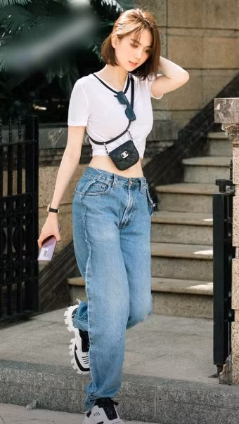 Đây là quần jeans của Olivia OBlanc - một thương hiệu quốc tế chuyên sáng tạo các trang phục mô phỏng đồ cho giới lao động tay chân.