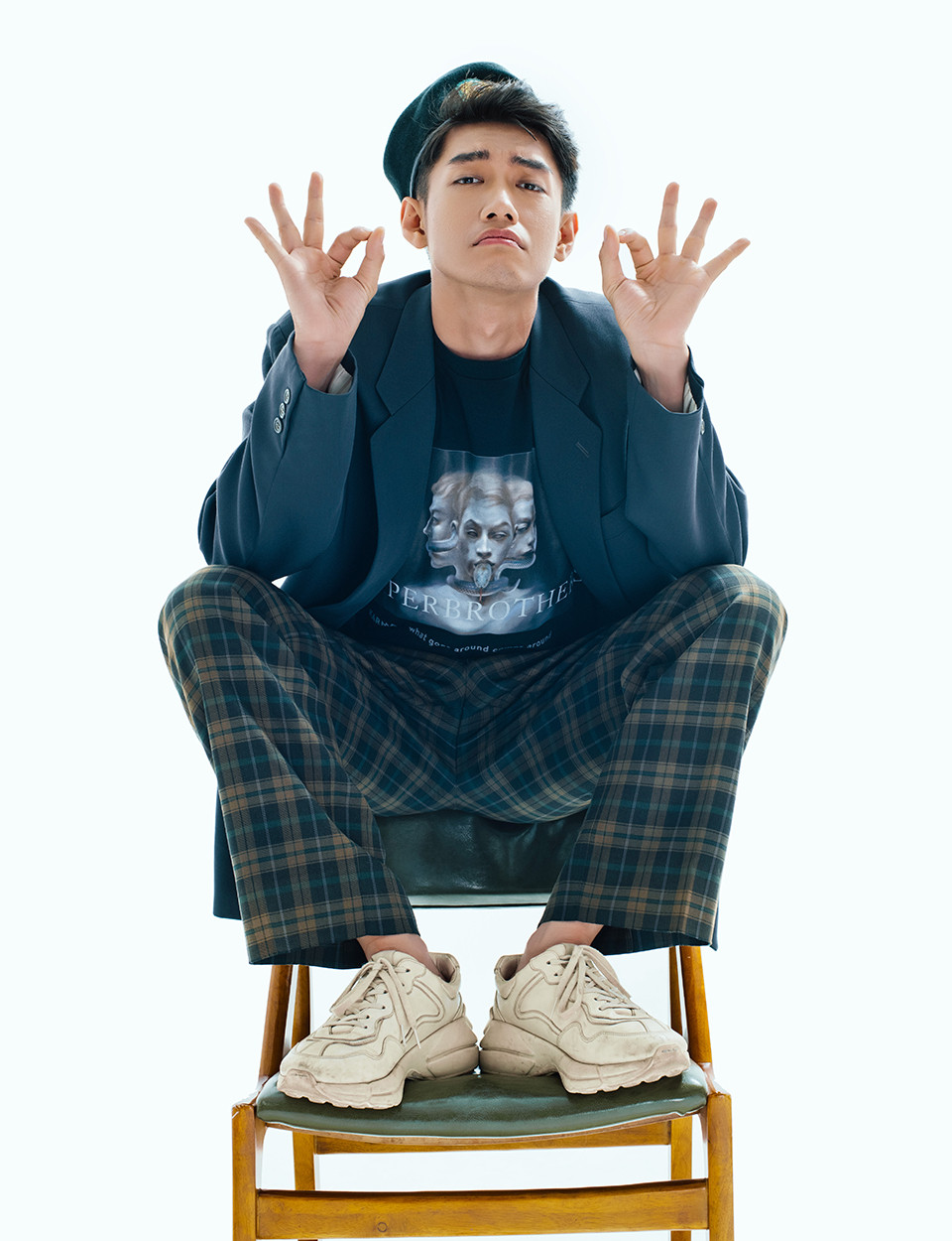 Nam vũ công chia sẻ: “Có thể với nhiều người, số tiền này rất nhỏ, nhưng với tôi, đó là tiền mồ hôi nước mắt rất vất vả đứng lớp mới có được. Vũ công khác với ca sĩ, thu nhập thường rất thấp nên tôi nghĩ, mình làm được gì trong khả năng bằng sức trẻ thì sẽ làm hết sức mình. Sắp tới tôi sẽ tìm địa điểm rộng hơn để có thể dạy đông học viên hơn, kiếm được nhiều tiền hơn cho hoạt động từ thiện dài hơi này”.