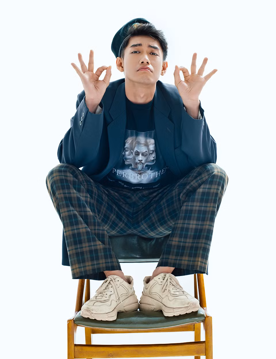 Nam vũ công chia sẻ: “Có thể với nhiều người, số tiền này rất nhỏ, nhưng với tôi, đó là tiền mồ hôi nước mắt rất vất vả đứng lớp mới có được. Vũ công khác với ca sĩ, thu nhập thường rất thấp nên tôi nghĩ, mình làm được gì trong khả năng bằng sức trẻ thì sẽ làm hết sức mình. Sắp tới tôi sẽ tìm địa điểm rộng hơn để có thể dạy đông học viên hơn, kiếm được nhiều tiền hơn cho hoạt động từ thiện dài hơi này”.