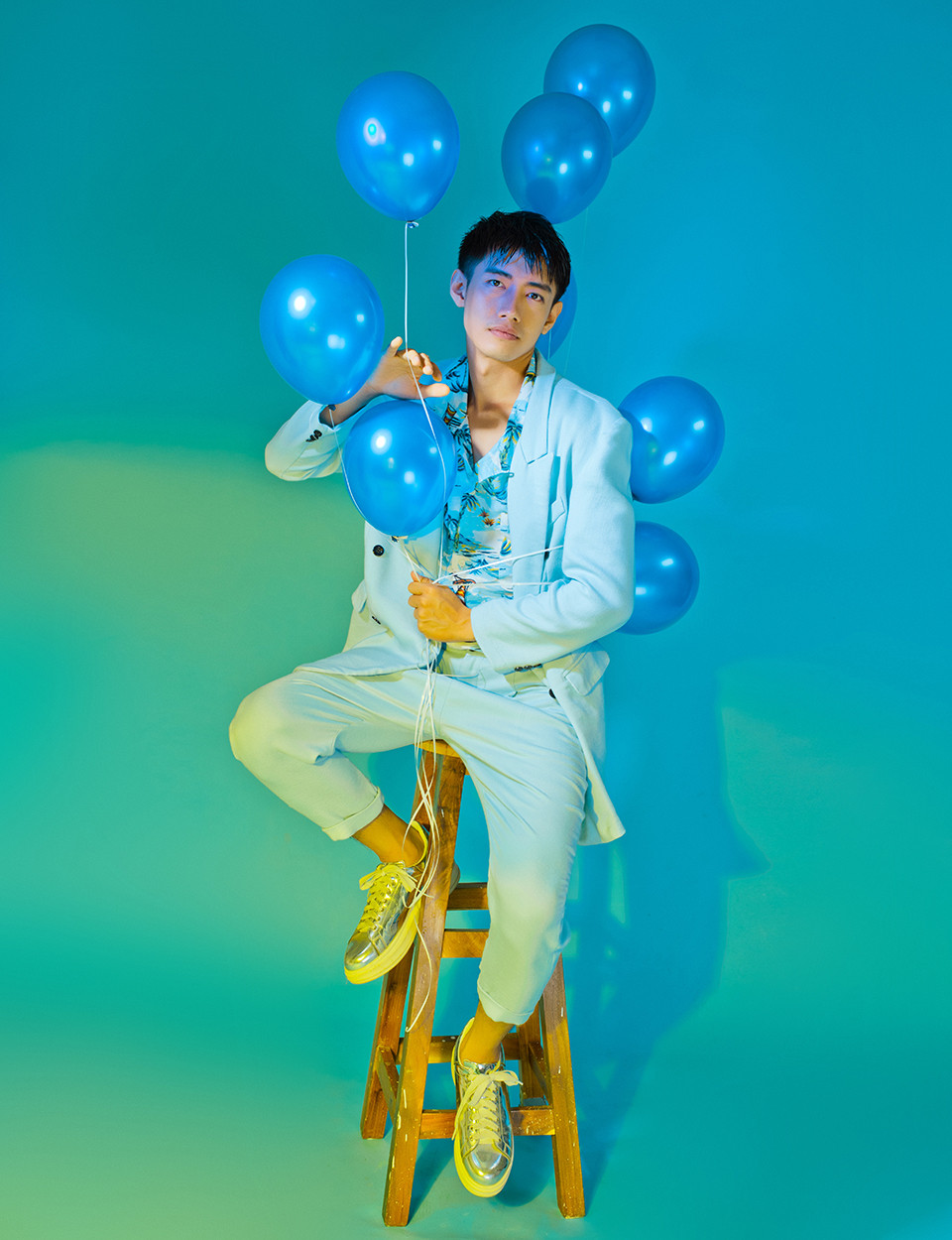 Về lý do thời gian qua vắng bóng, dường như bỏ bê sự nghiệp, Quang Đăng cho hay anh phải điều trị tâm lý vì stress và thất vọng về các mối quan hệ xung quanh. "Tôi bị bạn bè thân lừa gạt hết tiền bạc khi đầu tư kinh doanh. Vì có khá nhiều bạn trẻ bị trầm cảm gần đây nên tôi cũng giấu kín chuyện này vì sợ mọi người nói những điều không đúng về mình. Nhưng bây giờ tôi đã bình tâm trở lại. Tôi không muốn mình cứ rơi vào vòng lẩn quẩn của chính mình mà phải tự vực mình dậy, sáng tạo ra những điệu nhảy mới, tích luỹ tiền bạc để tu nghiệp ở nước ngoài để tiến bộ hơn”.