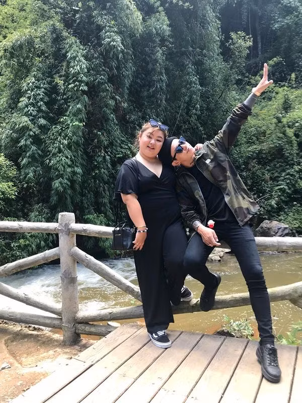 Cap doi 'chong gay vo beo' ket hon chi sau 2 thang hen ho qua mang-Hinh-3