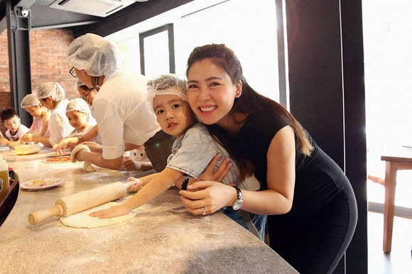 Sao Viet tung bi hanh hung tiet lo ve cau con trai bi tu ky