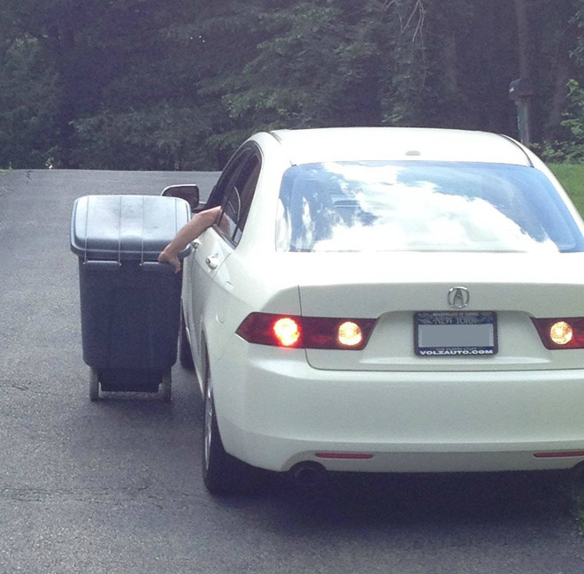 Đi đổ rác cũng phải thật "sang chảnh".