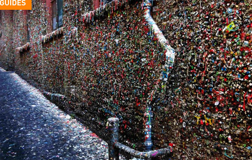 Bức tường kẹo cao su, Seattle, Hoa Kỳ Khu vực này nằm ở phía sau Chợ Pike Place chưa bao giờ được coi là một điểm thu hút. Nhưng trong 20 năm qua, những khách du lịch cũng như người dân qua lại đã đính vô số những chiếc kẹo cao su trên con hẻm như một vật kỷ niệm, với hơn một triệu đốm màu trên tường vào khoảng150 mẩu kẹo cao su trên mỗi viên gạch đã biến nơi đây thành bảo tàng kẹo cao su lập dị nhất thế giới.