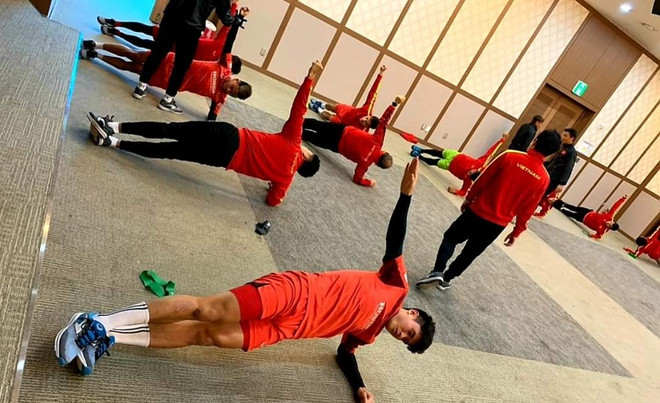 Sau thời gian nghỉ ngơi, các cầu thủ U23 trở lại luyện tập vào sáng 18/12. Chiều cùng ngày, thầy trò HLV Park có trận giao hữu với đội bóng của ĐH Yeungnam. Ảnh: VFF.