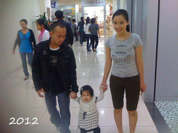 Dang anh gia dinh, ong chong bi dan mang reo vi 