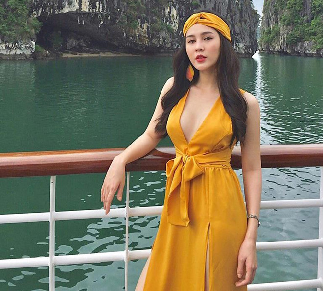 Vũ Thu Hoài (quê Tuyên Quang) là cô gái đang thu hút sự chú ý của dân mạng thời gian gần đây. Cô được cho là người mới của thiếu gia Tuấn Hải, tình cũ hot girl Ngọc Thảo, sau loạt bình luận mùi mẫn của cả hai trên trang cá nhân.