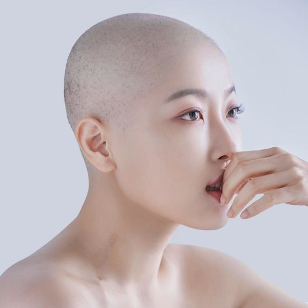 Câu chuyện của cô đã gây xúc động mạnh. Rất đông khán giả đã gửi đến cho cô những lời động viên. *)Title do Kiến Thức biên tập lại