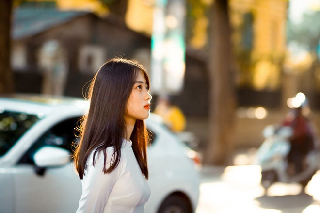 Không chỉ có vẻ ngoài sáng, Linh An còn sở hữu thành tích học tập tốt khi 12 năm liền là học sinh giỏi tại THPT chuyên Nguyễn Huệ, Hà Nội, cũng như tích cực tham gia các hoạt động ngoại khóa ở trường.